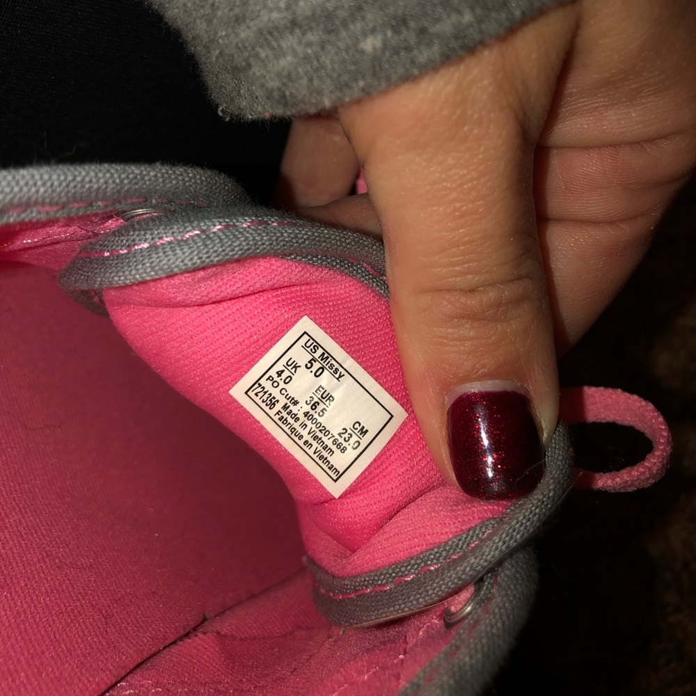 Vans - Picture 2 of 3